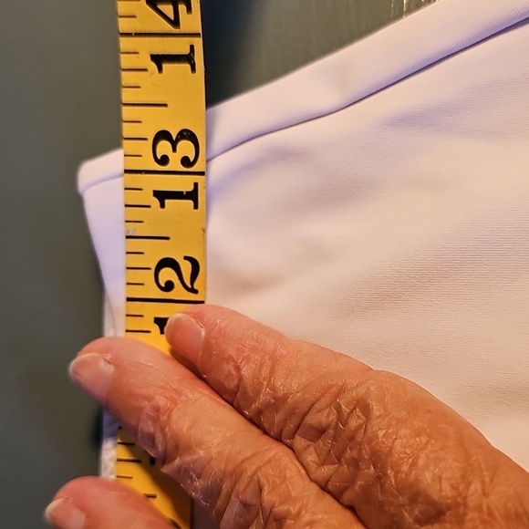 White Women's Skort By Ododos Size Small. White Stretch. Golf or Tennis. - Picture 3 of 7